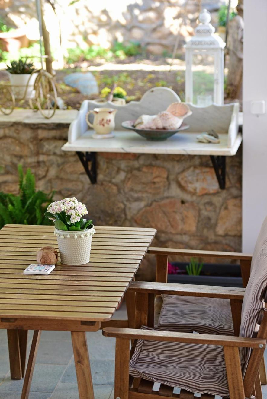 Athina Guesthouse Hydra  Buitenkant foto