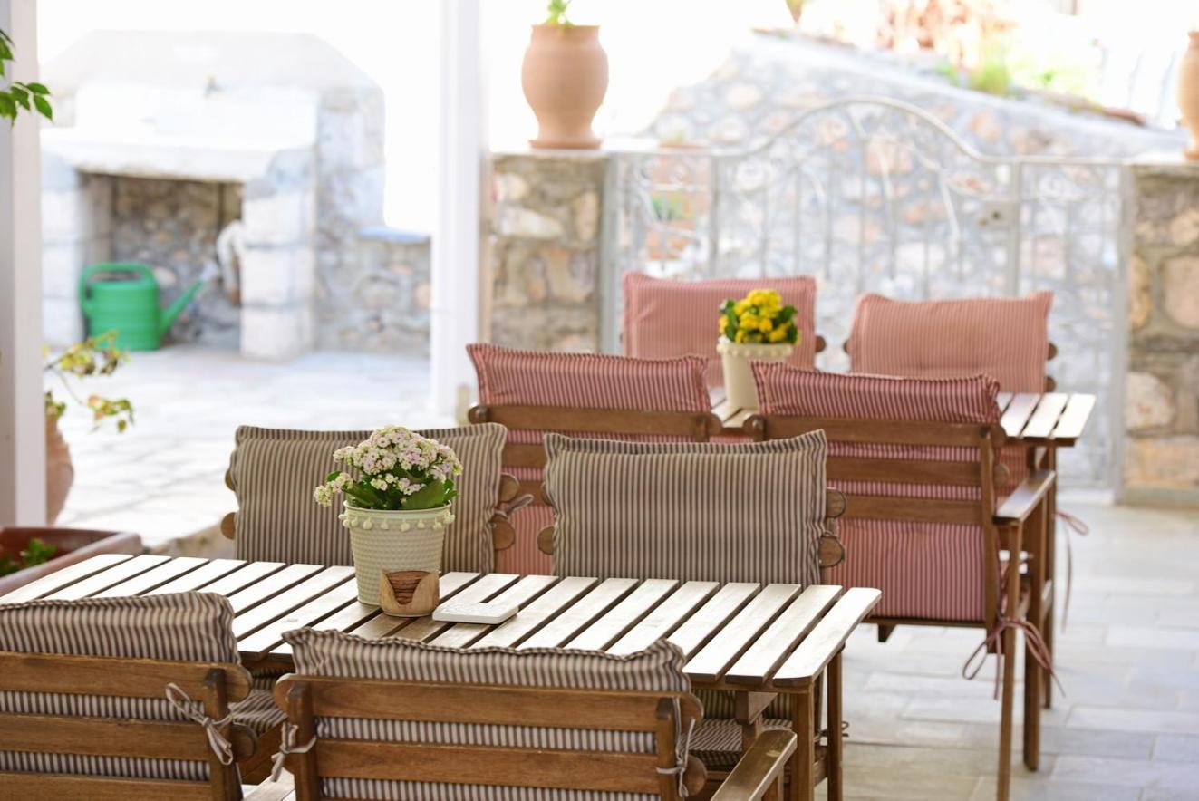 Athina Guesthouse Hydra  Buitenkant foto