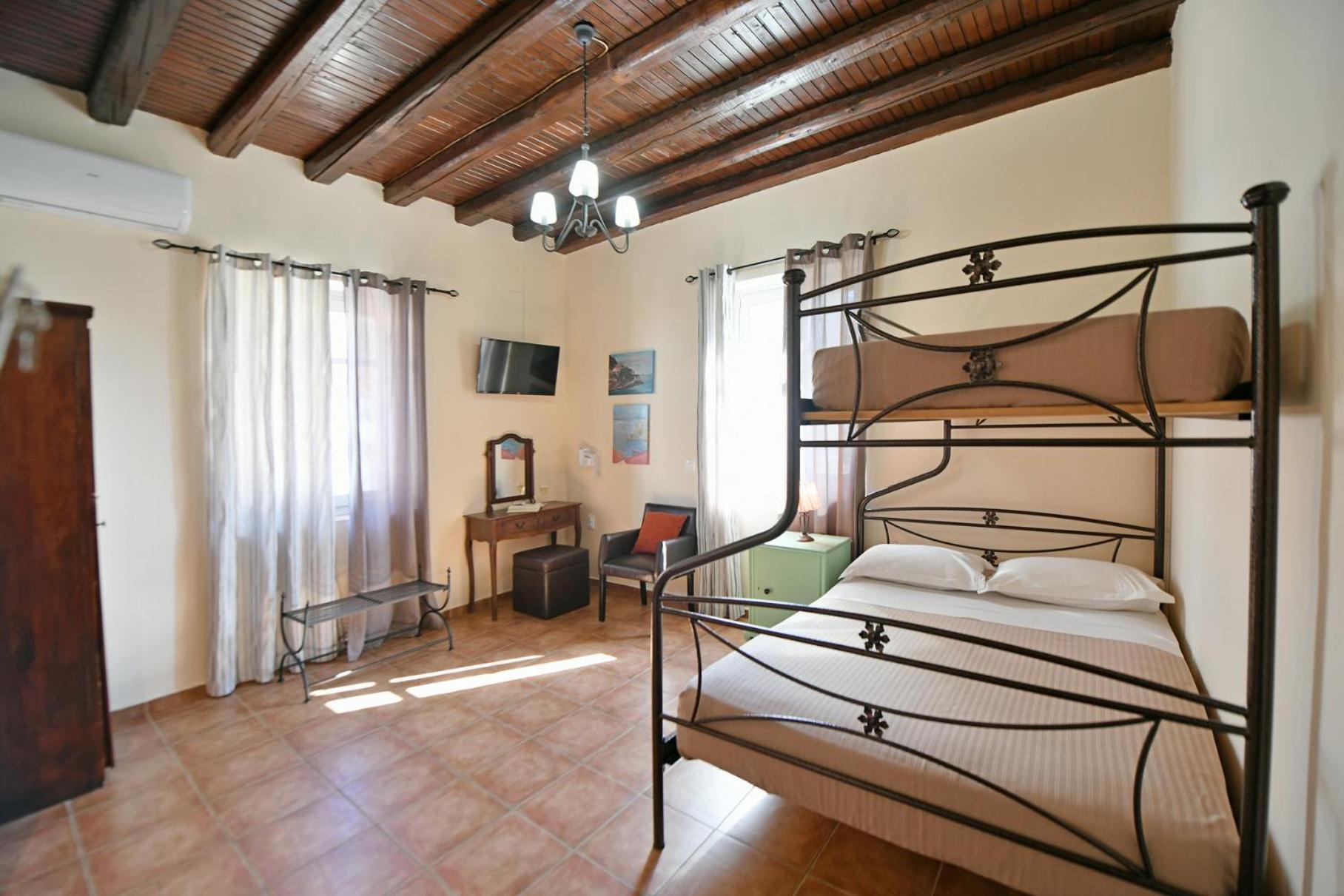 Athina Guesthouse Hydra  Buitenkant foto