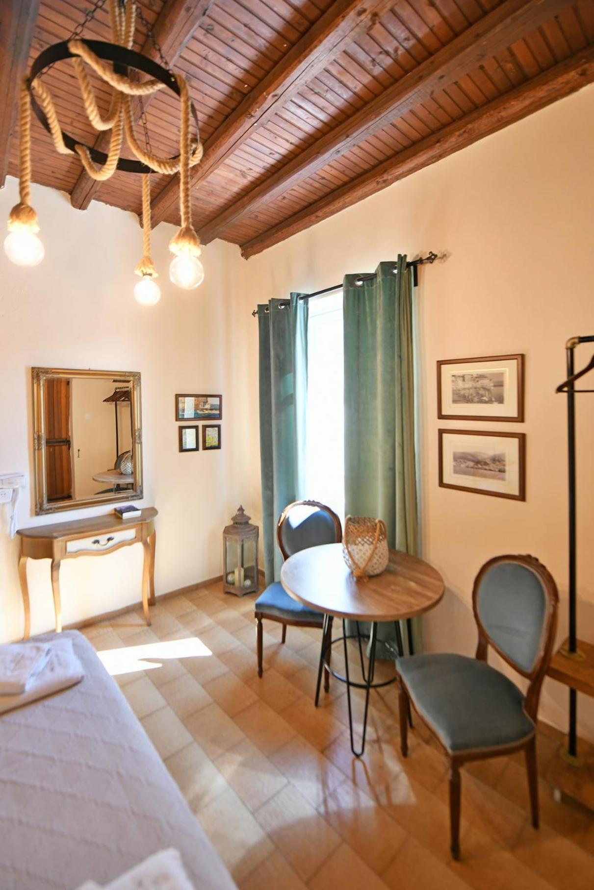 Athina Guesthouse Hydra  Buitenkant foto